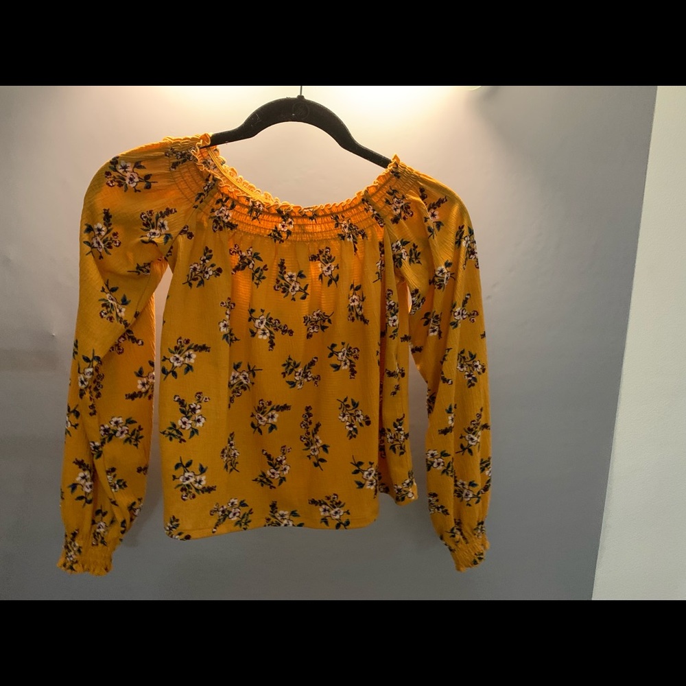 Off the shoulder floral top (H&M)